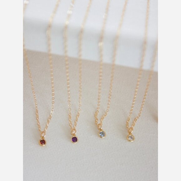 August Birthstone Necklace – Dainty Peridot Pendant - Picture 4 of 7